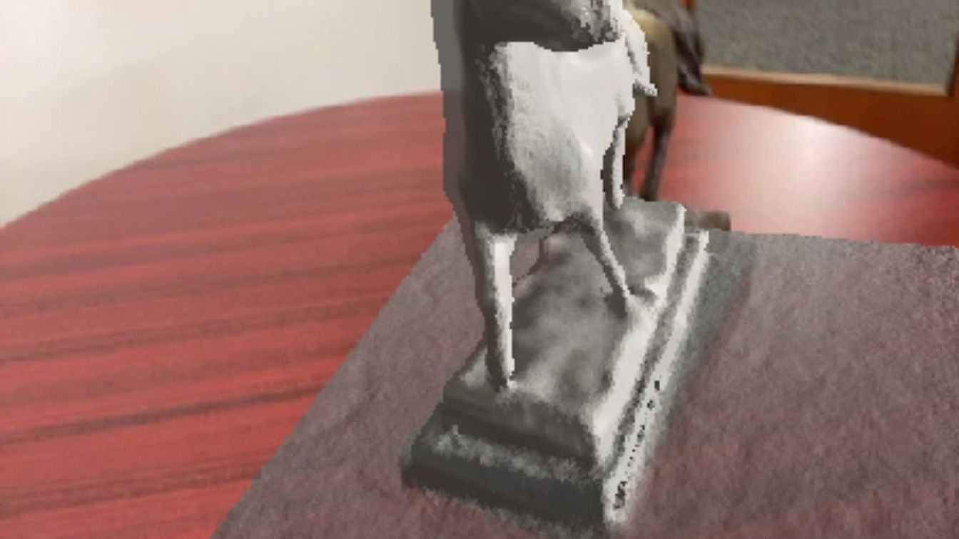 iPhone 3D scanner in action: scan a horse statue in 3D